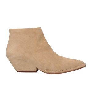 NWT Del Carlos Suede beige ankle boots